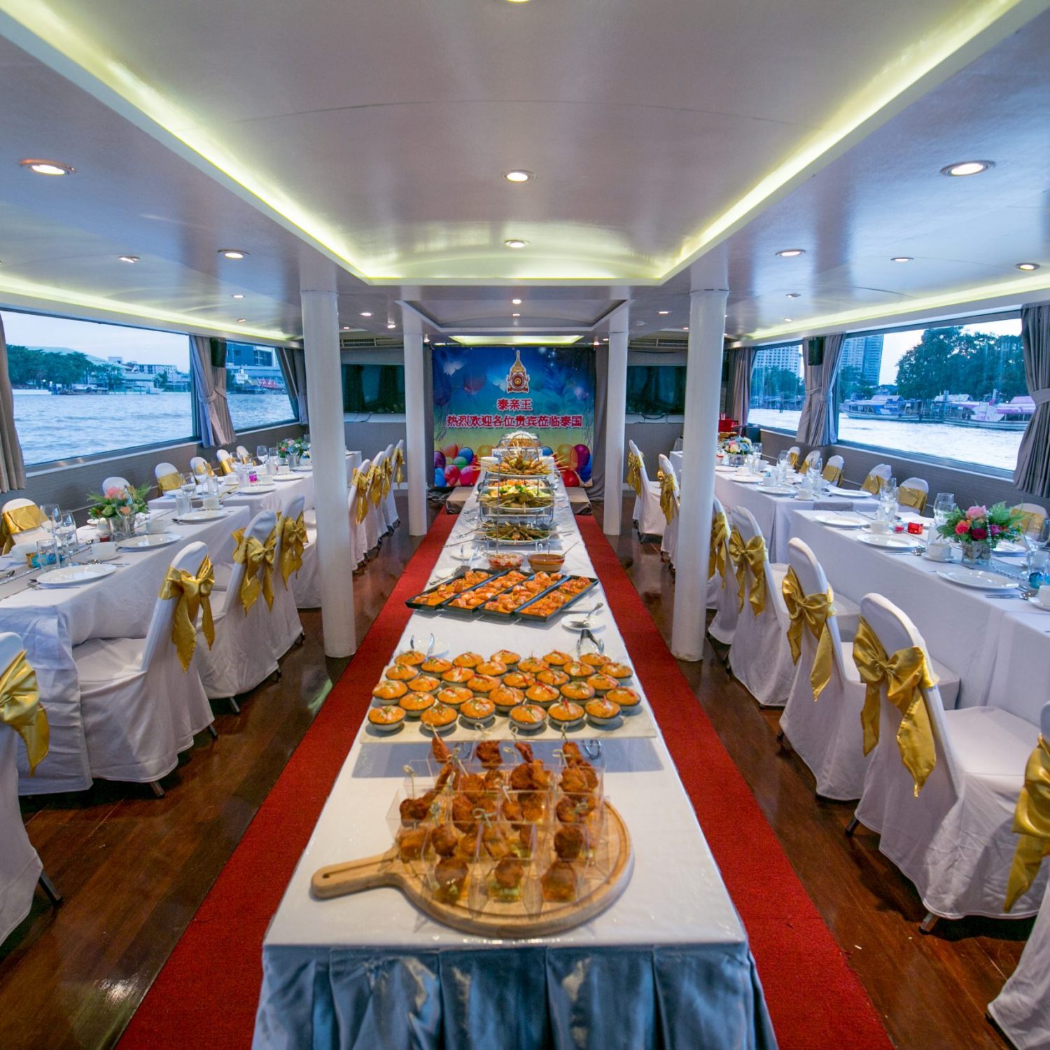 Main Saloon3