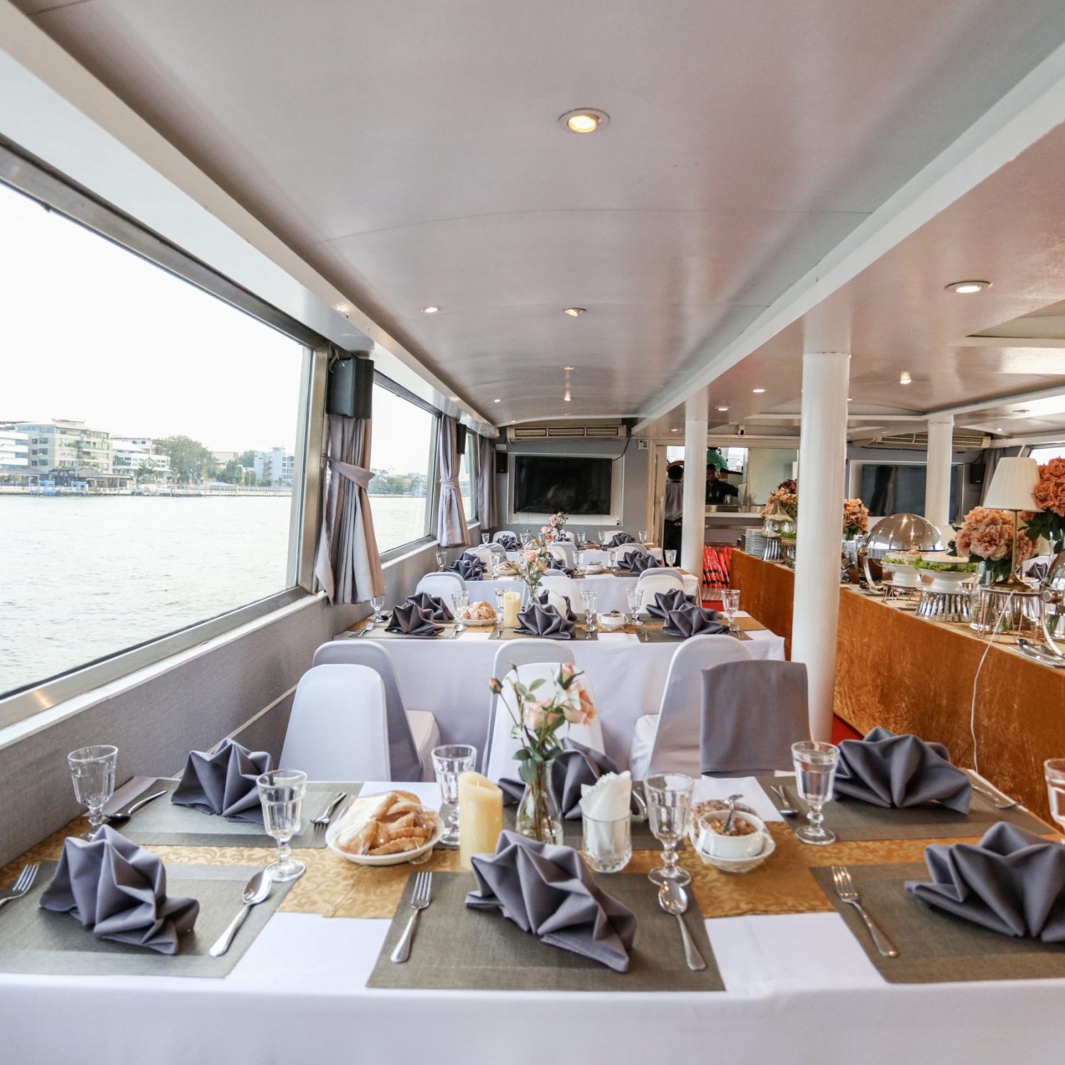 Main Saloon6